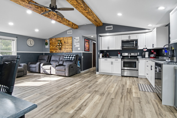 207 E Hoffman St, 3 Bedrooms Bedrooms, 6 Rooms Rooms,1 BathroomBathrooms,Residential,For Sale,E Hoffman St,114846