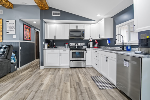 207 E Hoffman St, 3 Bedrooms Bedrooms, 6 Rooms Rooms,1 BathroomBathrooms,Residential,For Sale,E Hoffman St,114846