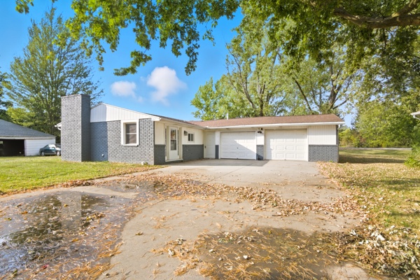 207 E Hoffman St, 3 Bedrooms Bedrooms, 6 Rooms Rooms,1 BathroomBathrooms,Residential,For Sale,E Hoffman St,114846