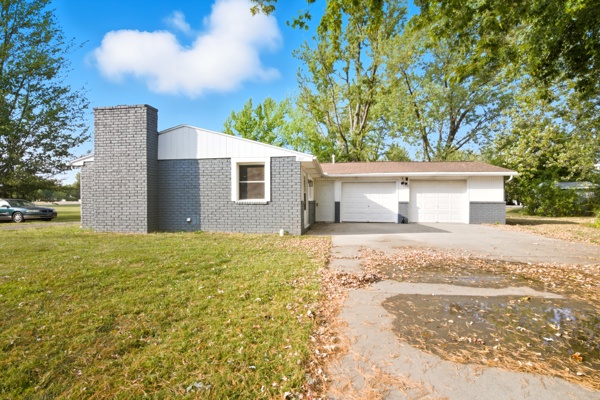 207 E Hoffman St, 3 Bedrooms Bedrooms, 6 Rooms Rooms,1 BathroomBathrooms,Residential,For Sale,E Hoffman St,114846