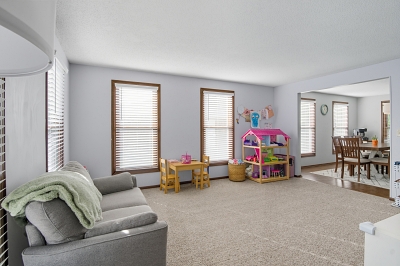 1213 David St, 4 Bedrooms Bedrooms, 12 Rooms Rooms,2 BathroomsBathrooms,Residential,For Sale,David St,114853