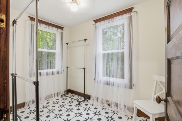 739 N Washington St, 3 Bedrooms Bedrooms, 8 Rooms Rooms,1 BathroomBathrooms,Residential,For Sale,N Washington St,114855