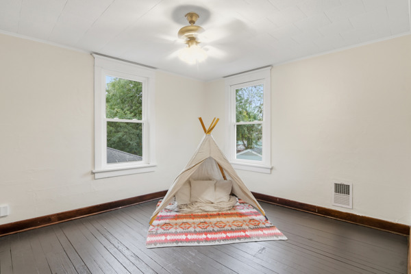 739 N Washington St, 3 Bedrooms Bedrooms, 8 Rooms Rooms,1 BathroomBathrooms,Residential,For Sale,N Washington St,114855