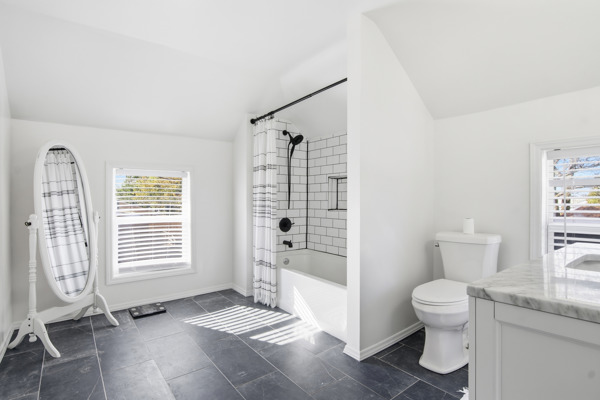 303 Middle St., 3 Bedrooms Bedrooms, 9 Rooms Rooms,1 BathroomBathrooms,Residential,For Sale,Middle St.,114858