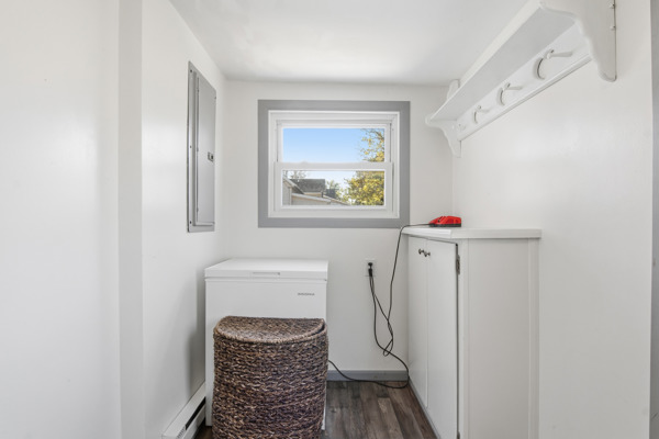 303 Middle St., 3 Bedrooms Bedrooms, 9 Rooms Rooms,1 BathroomBathrooms,Residential,For Sale,Middle St.,114858