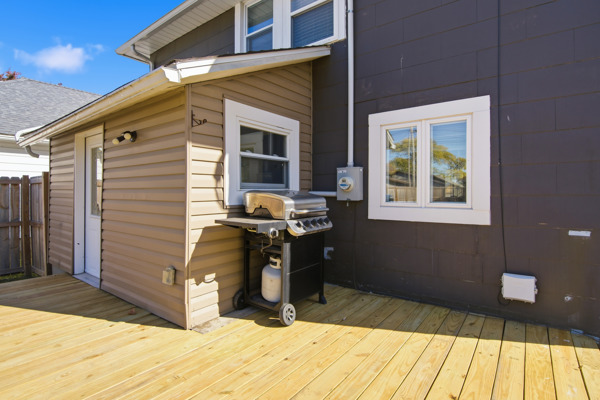 303 Middle St., 3 Bedrooms Bedrooms, 9 Rooms Rooms,1 BathroomBathrooms,Residential,For Sale,Middle St.,114858