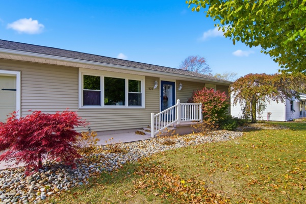 825 S Race St, 2 Bedrooms Bedrooms, 4 Rooms Rooms,1 BathroomBathrooms,Residential,For Sale,S Race St,114860