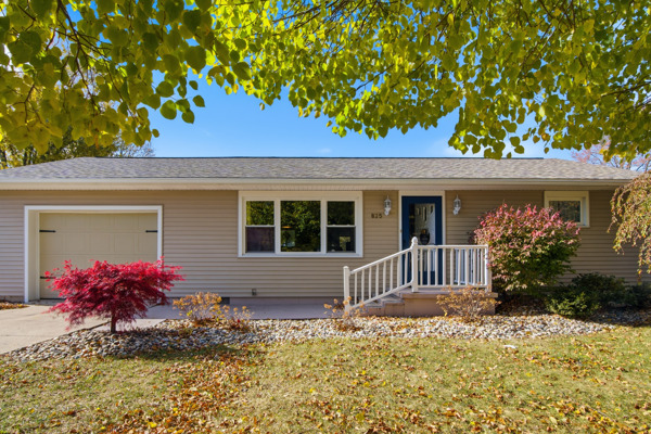 825 S Race St, 2 Bedrooms Bedrooms, 4 Rooms Rooms,1 BathroomBathrooms,Residential,For Sale,S Race St,114860