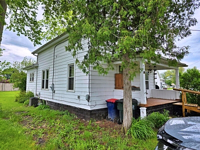 821 E. Third St, 3 Bedrooms Bedrooms, 6 Rooms Rooms,1 BathroomBathrooms,Residential,For Sale,E. Third St,114862