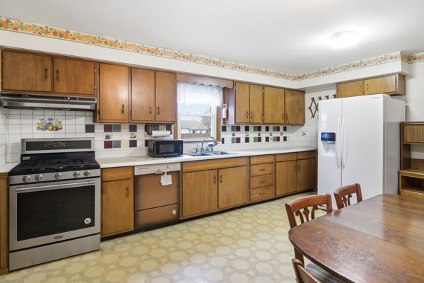 1233 E Ervin Rd, 3 Bedrooms Bedrooms, 6 Rooms Rooms,2 BathroomsBathrooms,Residential,For Sale,E Ervin Rd,114863