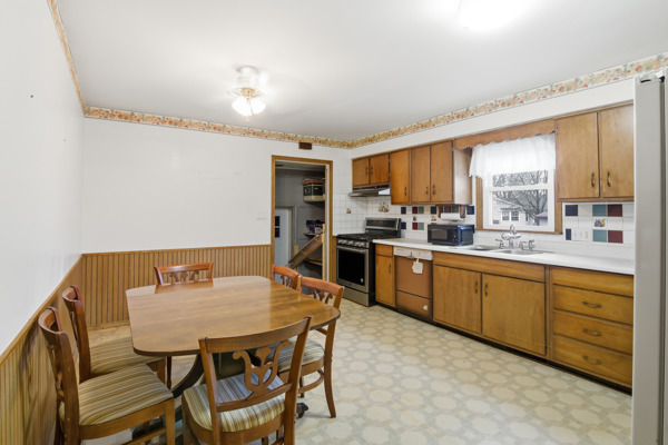 1233 E Ervin Rd, 3 Bedrooms Bedrooms, 6 Rooms Rooms,2 BathroomsBathrooms,Residential,For Sale,E Ervin Rd,114863