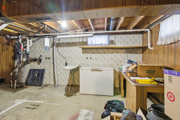 1233 E Ervin Rd, 3 Bedrooms Bedrooms, 6 Rooms Rooms,2 BathroomsBathrooms,Residential,For Sale,E Ervin Rd,114863