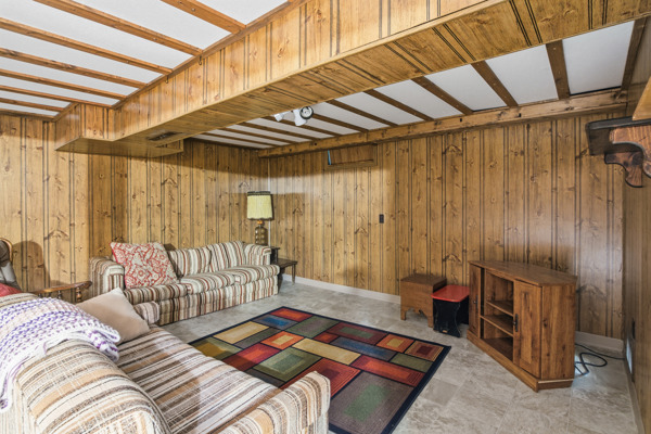 1233 E Ervin Rd, 3 Bedrooms Bedrooms, 6 Rooms Rooms,2 BathroomsBathrooms,Residential,For Sale,E Ervin Rd,114863