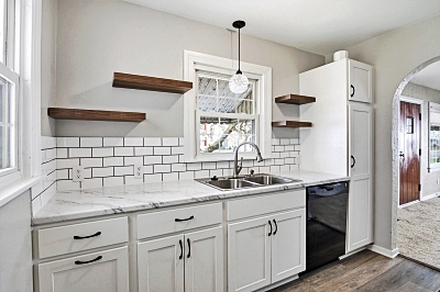 1040 Elm St, 3 Bedrooms Bedrooms, 5 Rooms Rooms,1 BathroomBathrooms,Residential,For Sale,Elm St,114867