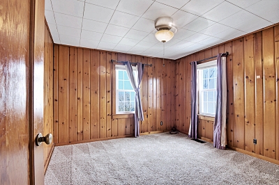 1040 Elm St, 3 Bedrooms Bedrooms, 5 Rooms Rooms,1 BathroomBathrooms,Residential,For Sale,Elm St,114867