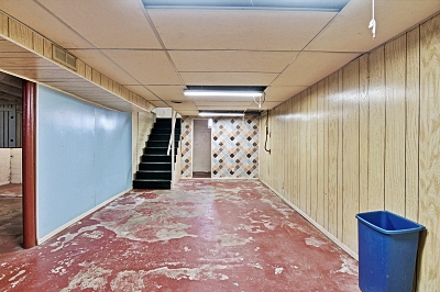 1040 Elm St, 3 Bedrooms Bedrooms, 5 Rooms Rooms,1 BathroomBathrooms,Residential,For Sale,Elm St,114867