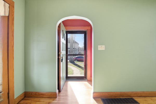 323 Gordon Ave, 2 Bedrooms Bedrooms, 5 Rooms Rooms,1 BathroomBathrooms,Residential,For Sale,Gordon Ave,114873