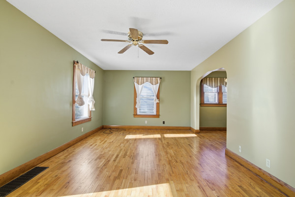 323 Gordon Ave, 2 Bedrooms Bedrooms, 5 Rooms Rooms,1 BathroomBathrooms,Residential,For Sale,Gordon Ave,114873