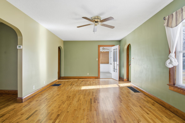 323 Gordon Ave, 2 Bedrooms Bedrooms, 5 Rooms Rooms,1 BathroomBathrooms,Residential,For Sale,Gordon Ave,114873