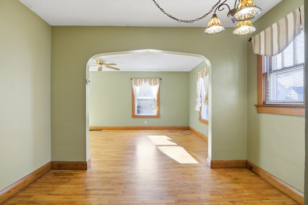 323 Gordon Ave, 2 Bedrooms Bedrooms, 5 Rooms Rooms,1 BathroomBathrooms,Residential,For Sale,Gordon Ave,114873