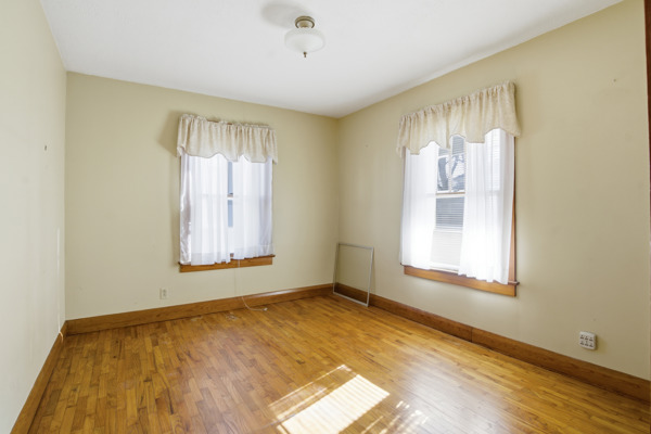 323 Gordon Ave, 2 Bedrooms Bedrooms, 5 Rooms Rooms,1 BathroomBathrooms,Residential,For Sale,Gordon Ave,114873