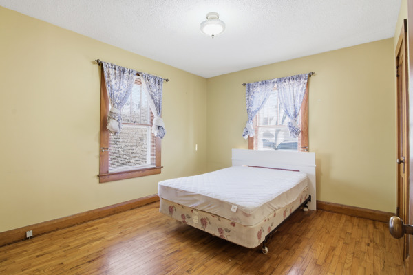 323 Gordon Ave, 2 Bedrooms Bedrooms, 5 Rooms Rooms,1 BathroomBathrooms,Residential,For Sale,Gordon Ave,114873