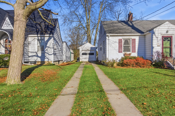 323 Gordon Ave, 2 Bedrooms Bedrooms, 5 Rooms Rooms,1 BathroomBathrooms,Residential,For Sale,Gordon Ave,114873