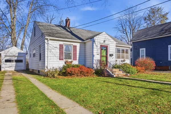 323 Gordon Ave, 2 Bedrooms Bedrooms, 5 Rooms Rooms,1 BathroomBathrooms,Residential,For Sale,Gordon Ave,114873