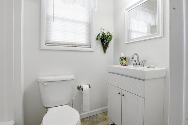 1337 E. Ervin Rd, 3 Bedrooms Bedrooms, 6 Rooms Rooms,2 BathroomsBathrooms,Residential,For Sale,E. Ervin Rd,114878