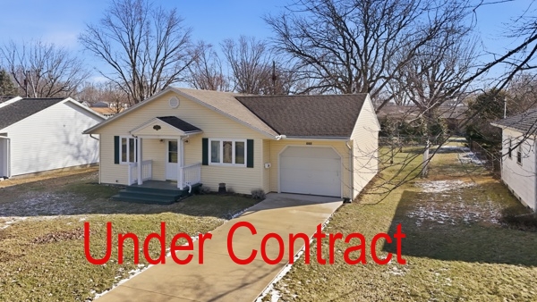 224 Woodstock, 4 Bedrooms Bedrooms, 6 Rooms Rooms,1 BathroomBathrooms,Residential,For Sale,Woodstock,114886