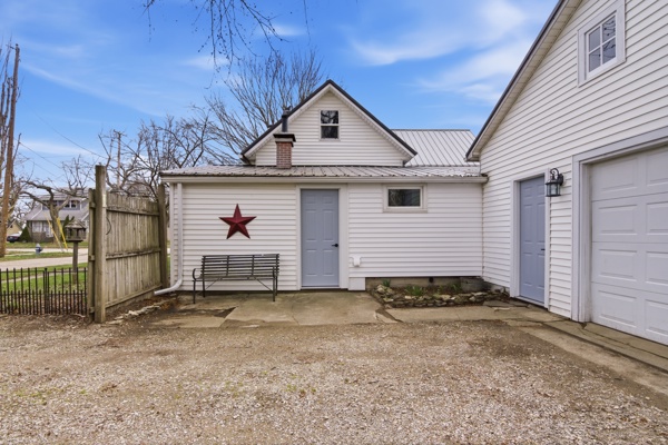 2 Bedrooms Bedrooms, 5 Rooms Rooms,1 BathroomBathrooms,Residential,For Sale,114891