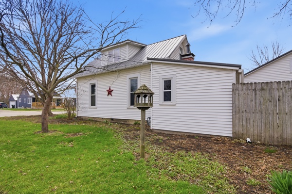 2 Bedrooms Bedrooms, 5 Rooms Rooms,1 BathroomBathrooms,Residential,For Sale,114891