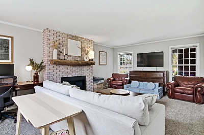 1000 Merry Lane, 3 Bedrooms Bedrooms, 8 Rooms Rooms,2 BathroomsBathrooms,Residential,For Sale,Merry Lane,114894