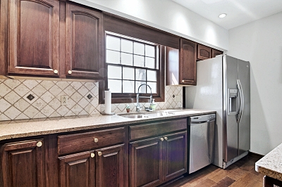 1000 Merry Lane, 3 Bedrooms Bedrooms, 8 Rooms Rooms,2 BathroomsBathrooms,Residential,For Sale,Merry Lane,114894