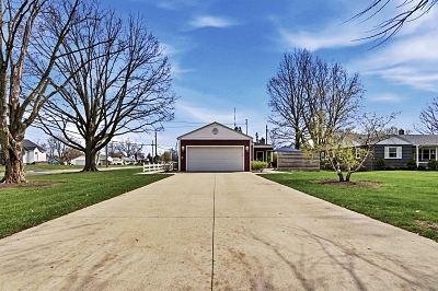 1000 Merry Lane, 3 Bedrooms Bedrooms, 8 Rooms Rooms,2 BathroomsBathrooms,Residential,For Sale,Merry Lane,114894