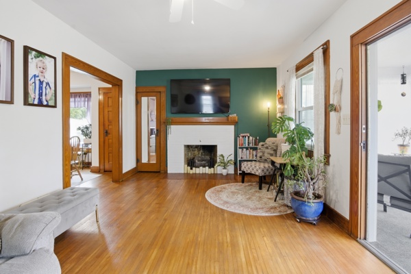 613 Woodland Ave, 2 Bedrooms Bedrooms, 5 Rooms Rooms,1 BathroomBathrooms,Residential,For Sale,Woodland Ave,114898