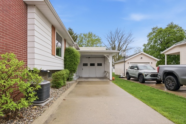 613 Woodland Ave, 2 Bedrooms Bedrooms, 5 Rooms Rooms,1 BathroomBathrooms,Residential,For Sale,Woodland Ave,114898