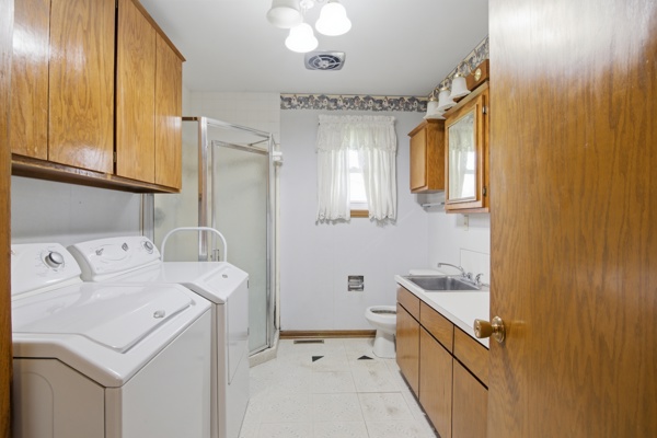 203 Wassenberg St, 3 Bedrooms Bedrooms, 10 Rooms Rooms,2 BathroomsBathrooms,Residential,For Sale,Wassenberg St,114900