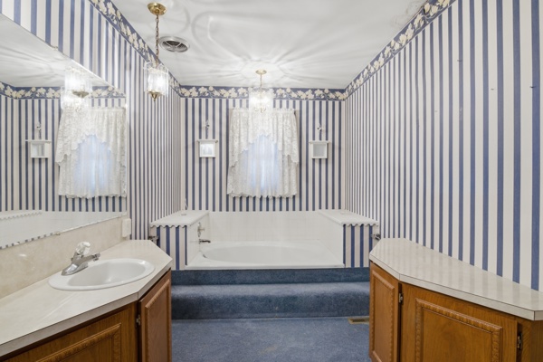 203 Wassenberg St, 3 Bedrooms Bedrooms, 10 Rooms Rooms,2 BathroomsBathrooms,Residential,For Sale,Wassenberg St,114900