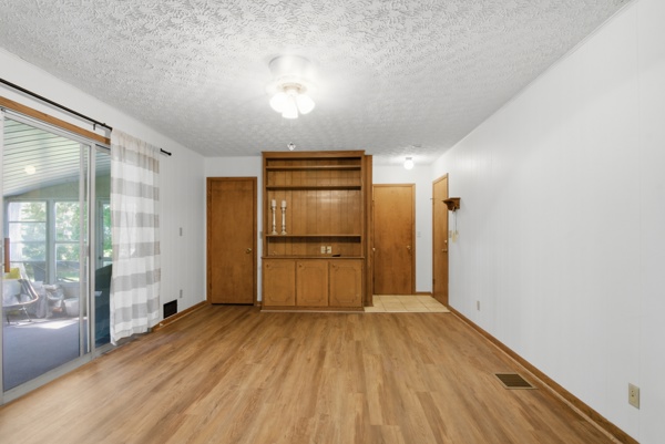 2800 Lakewood Ave., 3 Bedrooms Bedrooms, 6 Rooms Rooms,2 BathroomsBathrooms,Residential,For Sale,Lakewood Ave.,114903