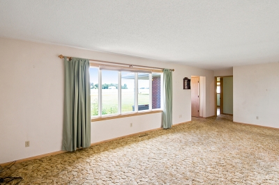 11207 Poe Rd, 3 Bedrooms Bedrooms, 7 Rooms Rooms,1 BathroomBathrooms,Residential,For Sale,Poe Rd,114908