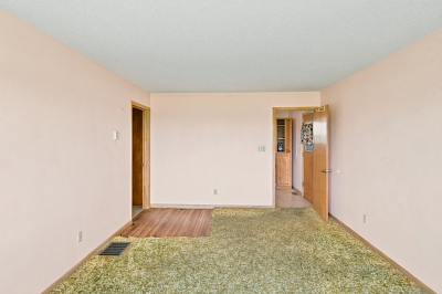 11207 Poe Rd, 3 Bedrooms Bedrooms, 7 Rooms Rooms,1 BathroomBathrooms,Residential,For Sale,Poe Rd,114908