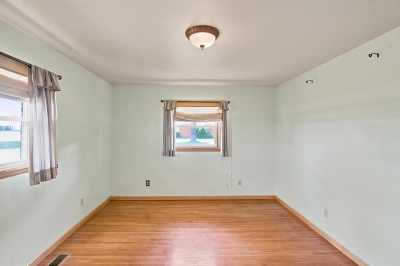 11207 Poe Rd, 3 Bedrooms Bedrooms, 7 Rooms Rooms,1 BathroomBathrooms,Residential,For Sale,Poe Rd,114908