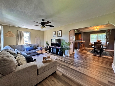 826 Elson Ave, 2 Bedrooms Bedrooms, 5 Rooms Rooms,1 BathroomBathrooms,Residential,For Sale,Elson Ave,114910