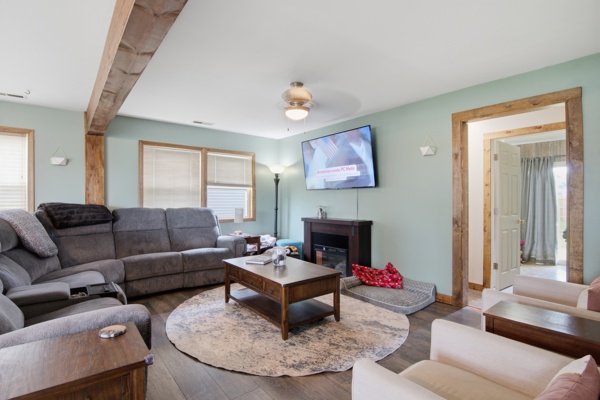 1122 Woodland Ave, 3 Bedrooms Bedrooms, 5 Rooms Rooms,1 BathroomBathrooms,Residential,For Sale,Woodland Ave,114911