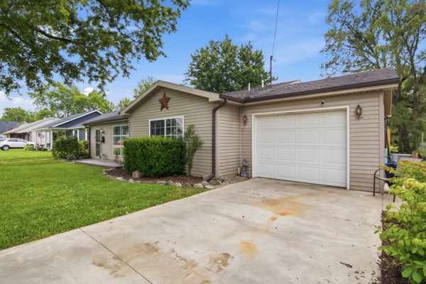1122 Woodland Ave, 3 Bedrooms Bedrooms, 5 Rooms Rooms,1 BathroomBathrooms,Residential,For Sale,Woodland Ave,114911