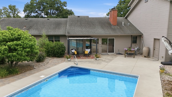 6 Warren Rd., 3 Bedrooms Bedrooms, 6 Rooms Rooms,2 BathroomsBathrooms,Residential,For Sale,Warren Rd.,114912
