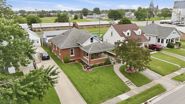 527 W Market St, 4 Bedrooms Bedrooms, 11 Rooms Rooms,2 BathroomsBathrooms,Residential,For Sale,W Market St,114913