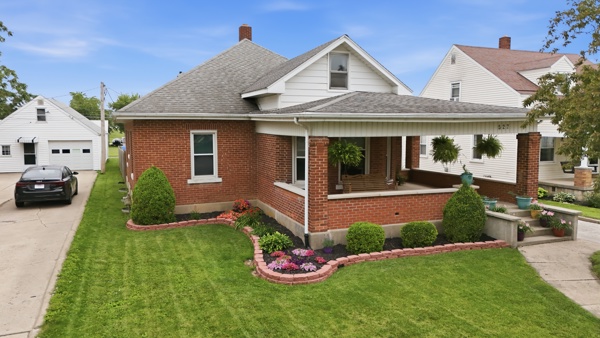 527 W Market St, 4 Bedrooms Bedrooms, 11 Rooms Rooms,2 BathroomsBathrooms,Residential,For Sale,W Market St,114913