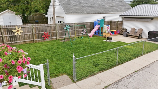 527 W Market St, 4 Bedrooms Bedrooms, 11 Rooms Rooms,2 BathroomsBathrooms,Residential,For Sale,W Market St,114913